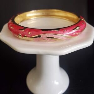 Unbranded Hinged Bangle Bracelet Pink Enamel over Gold Tone Metal‎